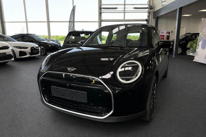 Sort Mini Cooper SE fra 2025