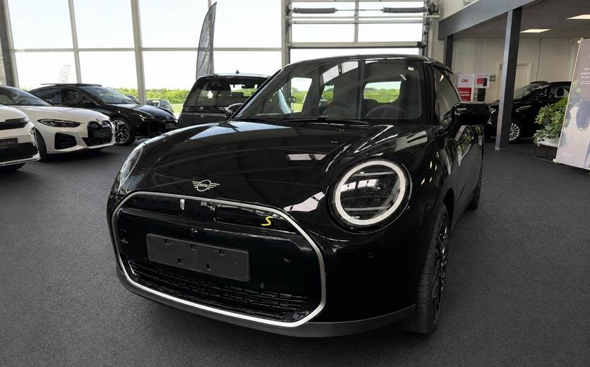Mini Cooper SE Favoured Trim XL
