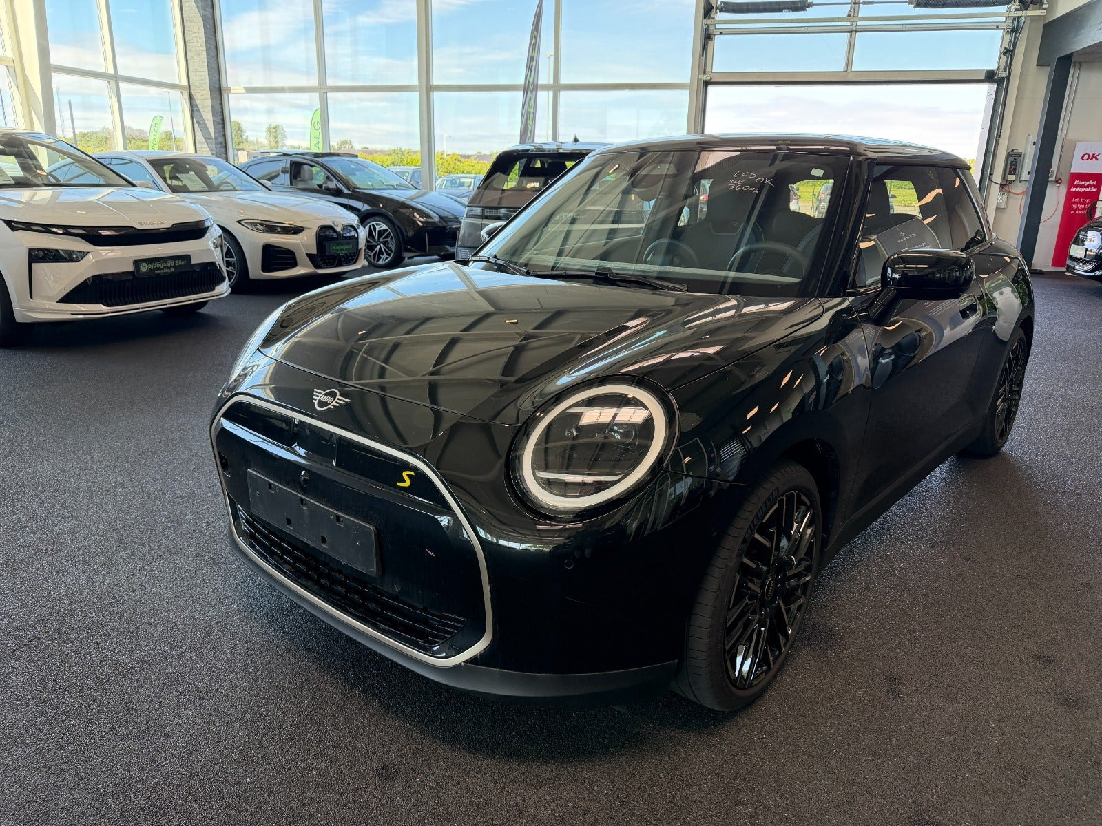 Sort Mini Cooper SE fra 2025