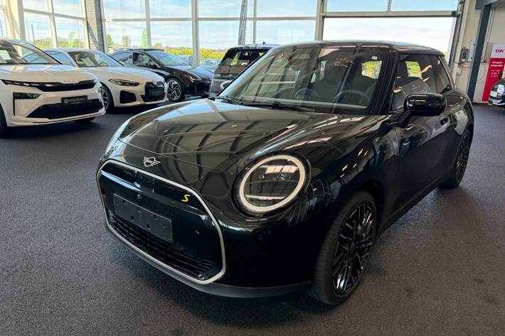 Sort Mini Cooper SE fra 2025