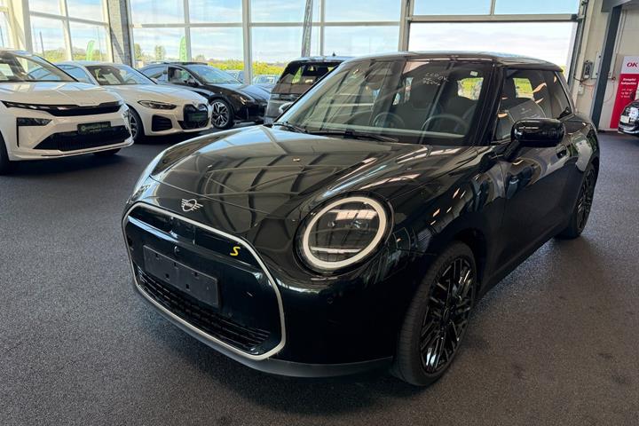 Sort Mini Cooper SE fra 2025