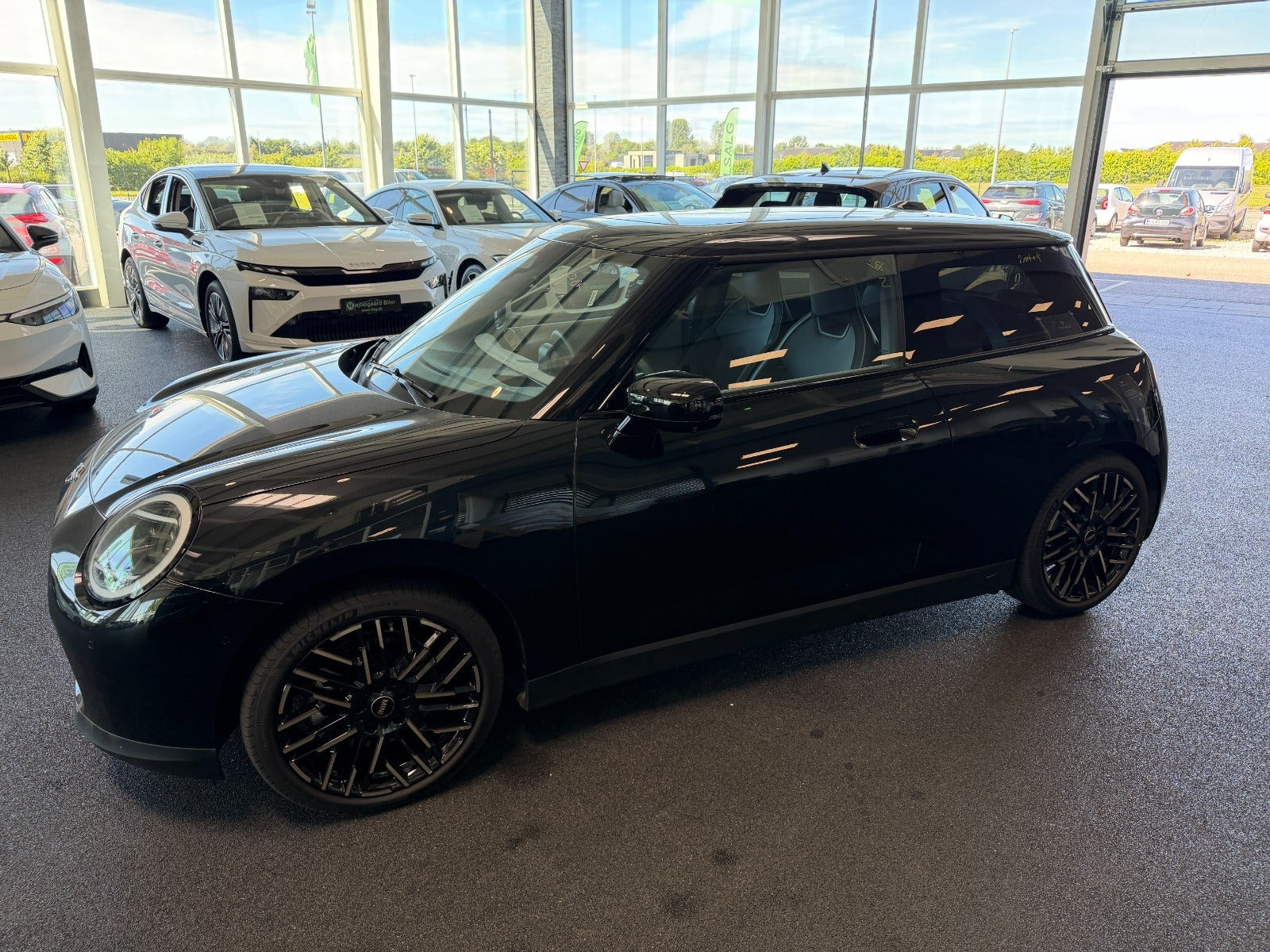 Sort Mini Cooper SE fra 2025