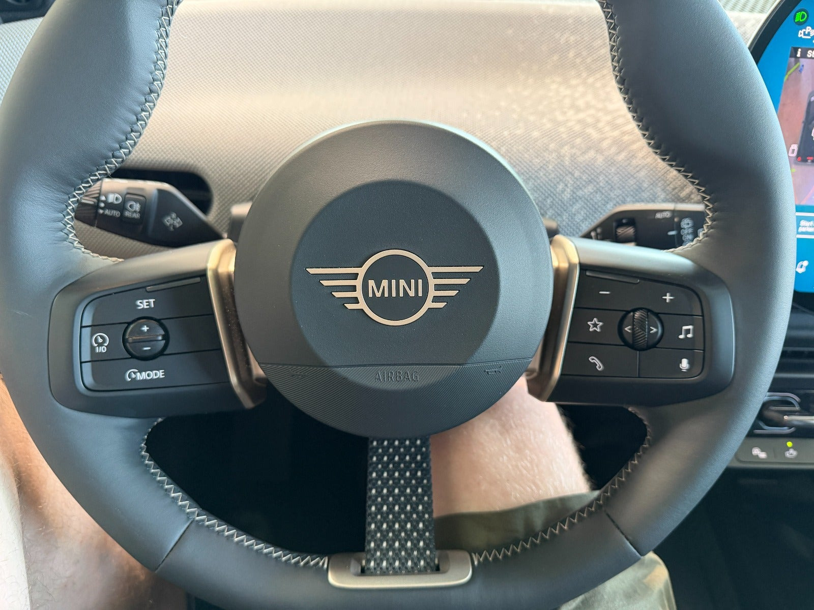 Sort Mini Cooper SE fra 2025