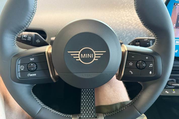 Sort Mini Cooper SE fra 2025