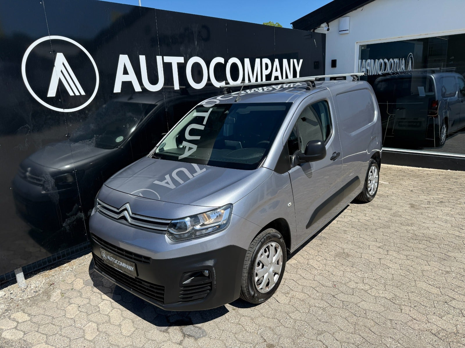 Grå Citroën Berlingo fra 2020