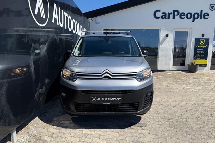 Grå Citroën Berlingo fra 2020