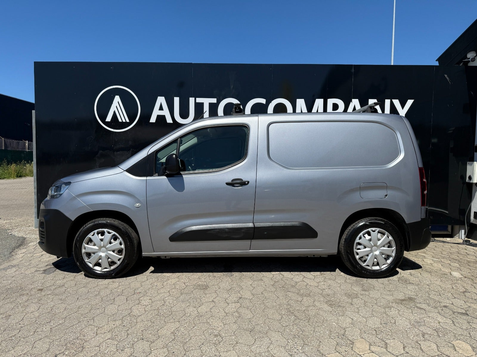 Grå Citroën Berlingo fra 2020