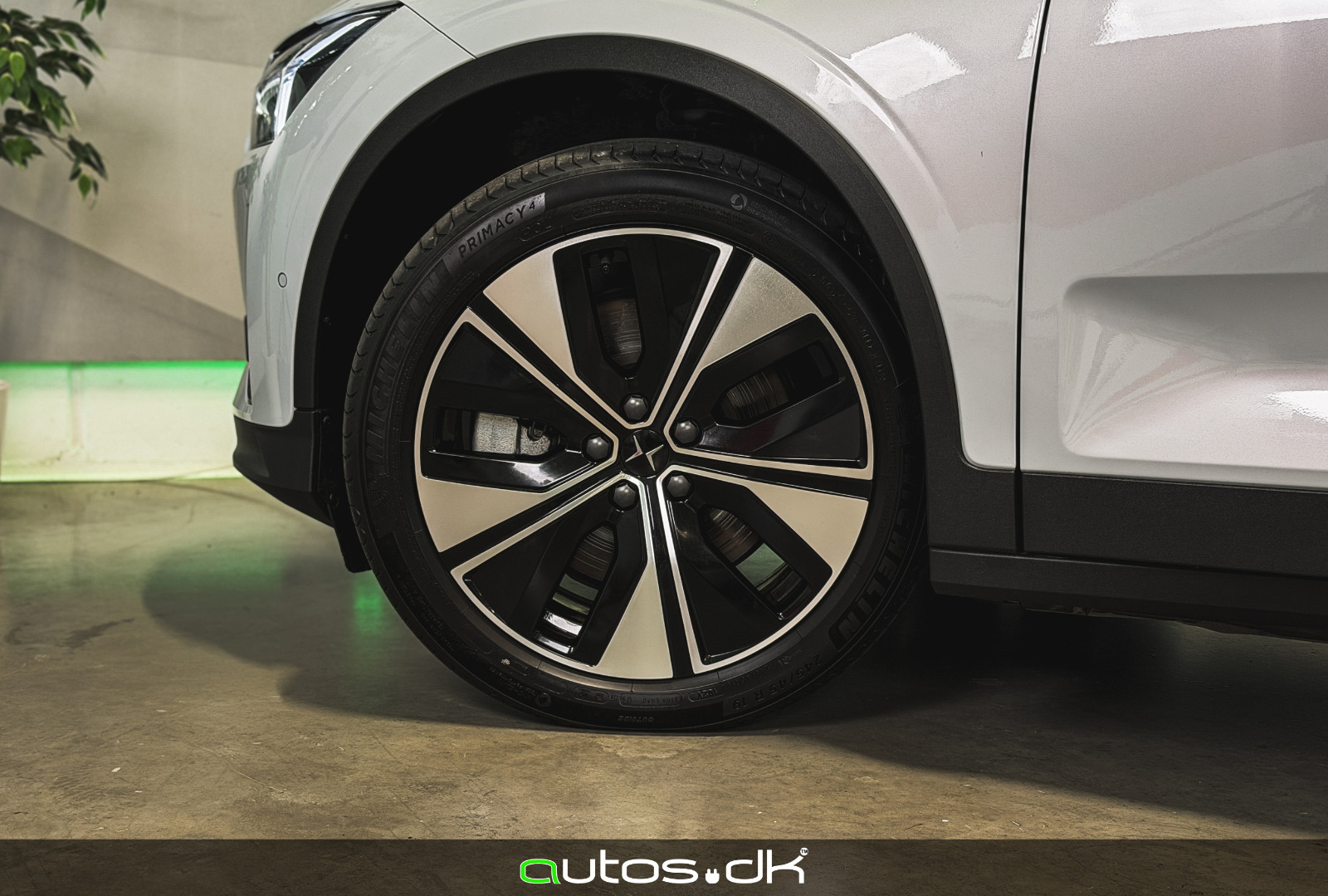 Hvid Polestar 2 fra 2024