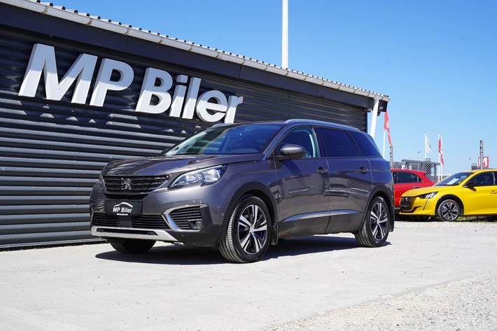 Grå Peugeot 5008 fra 2017