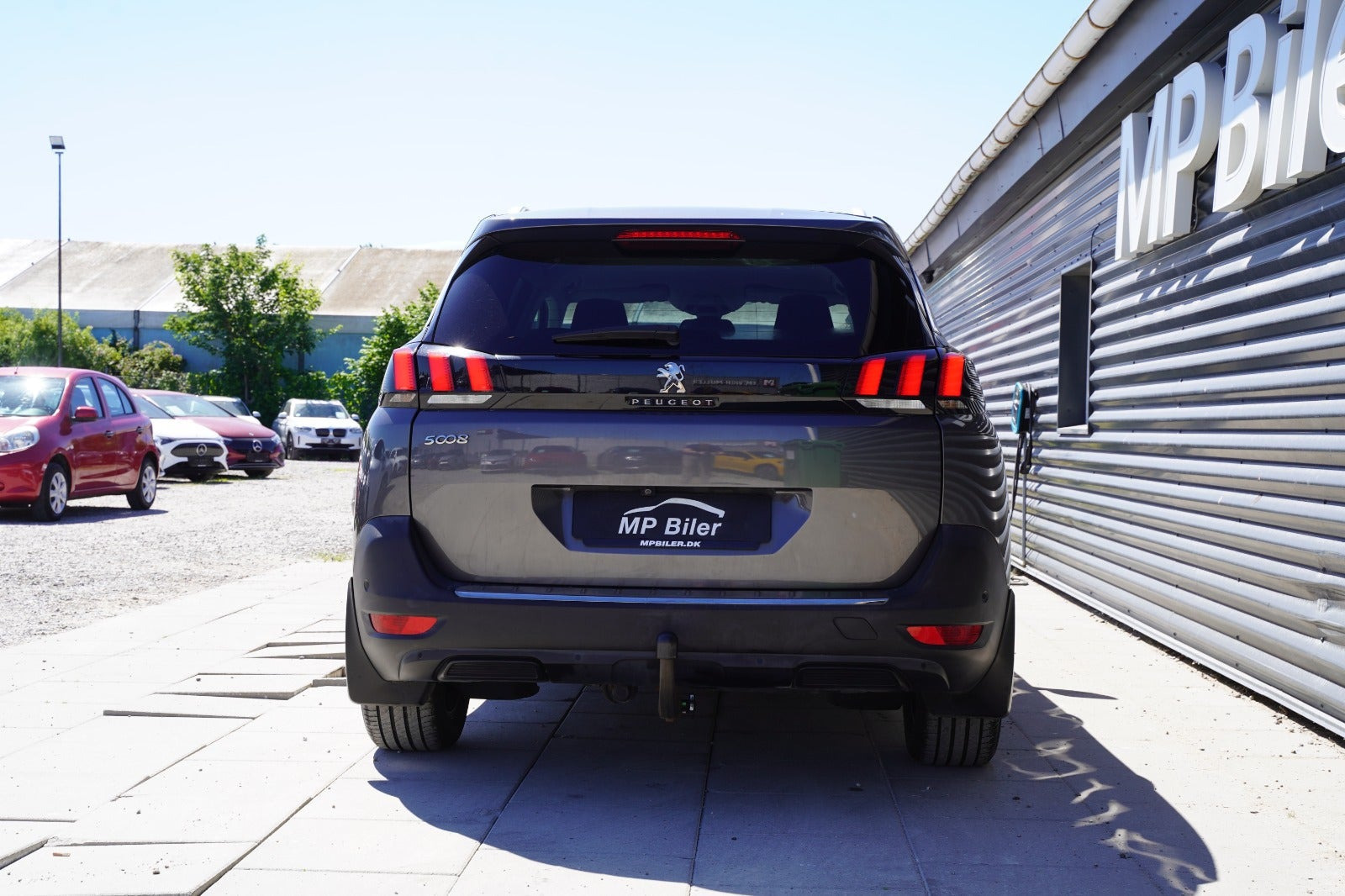 Grå Peugeot 5008 fra 2017