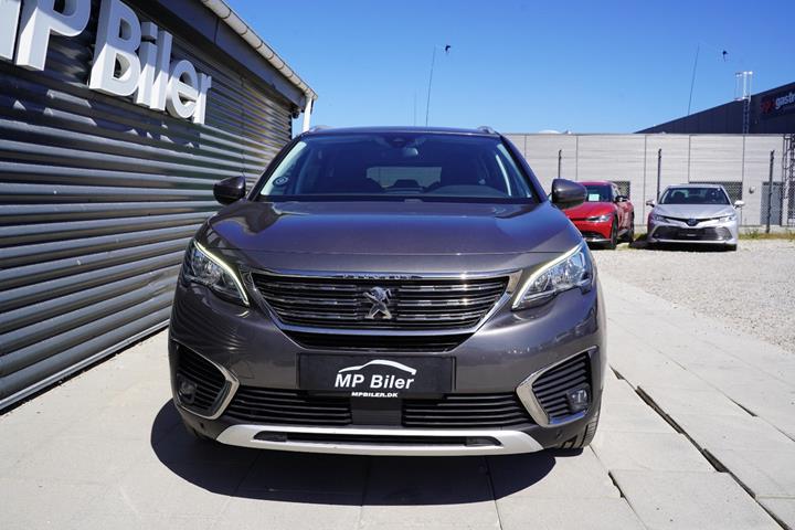 Grå Peugeot 5008 fra 2017