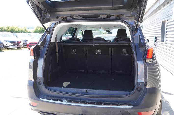 Grå Peugeot 5008 fra 2017