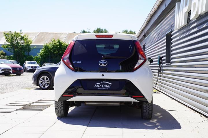 Hvid Toyota Aygo fra 2019