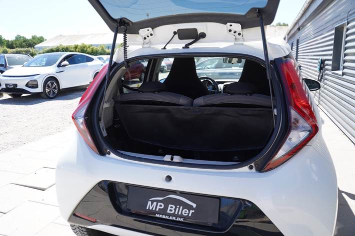 Hvid Toyota Aygo fra 2019