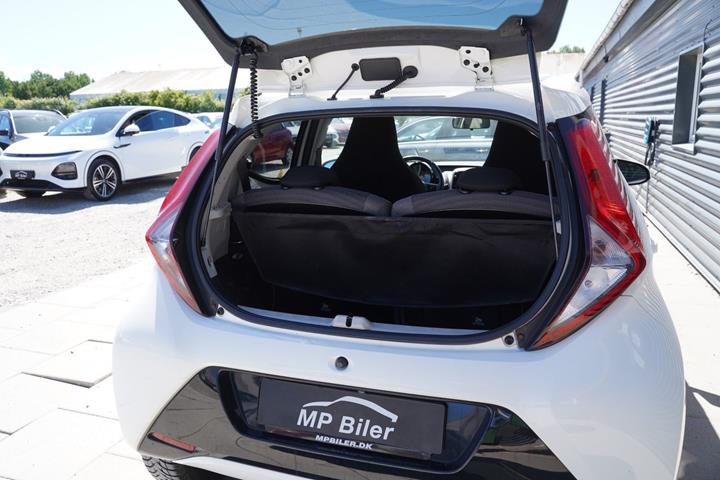 Hvid Toyota Aygo fra 2019