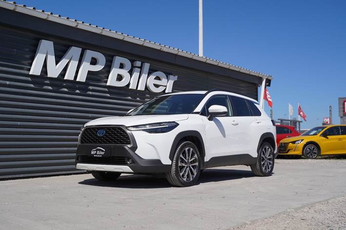 Hvid Toyota Corolla Cross fra 2023