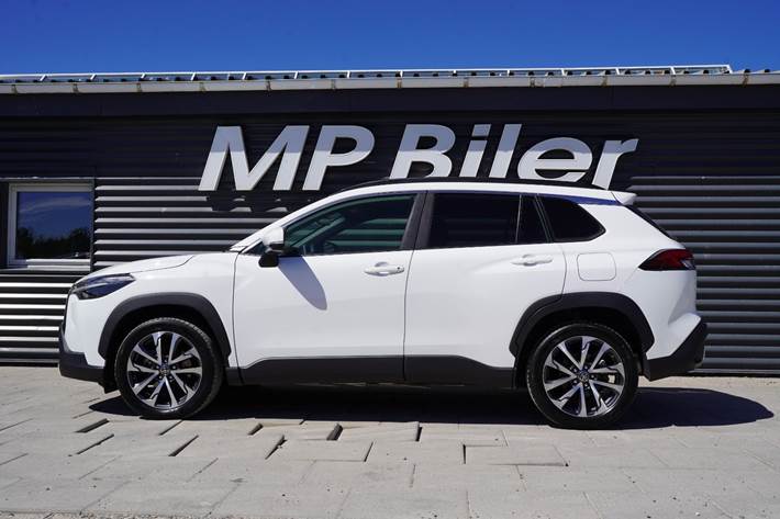 Hvid Toyota Corolla Cross fra 2023