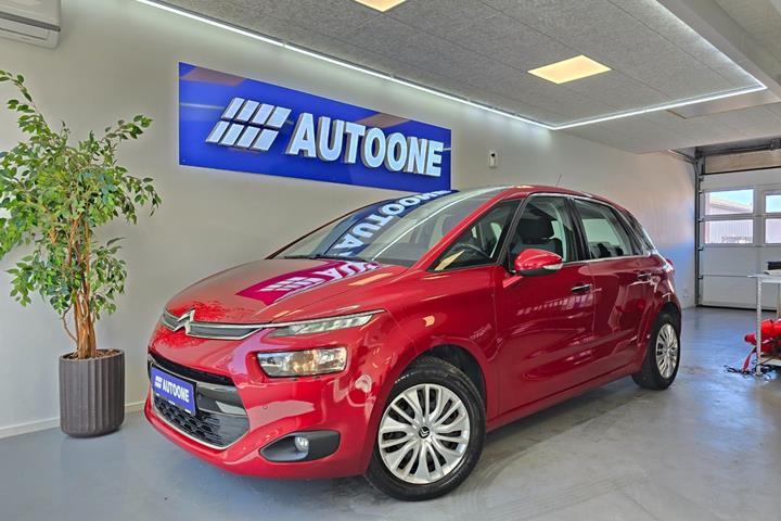 Rød Citroën C4 Picasso fra 2015 set udefra