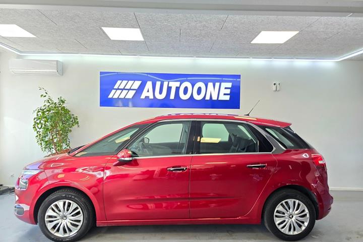 Rød Citroën C4 Picasso fra 2015