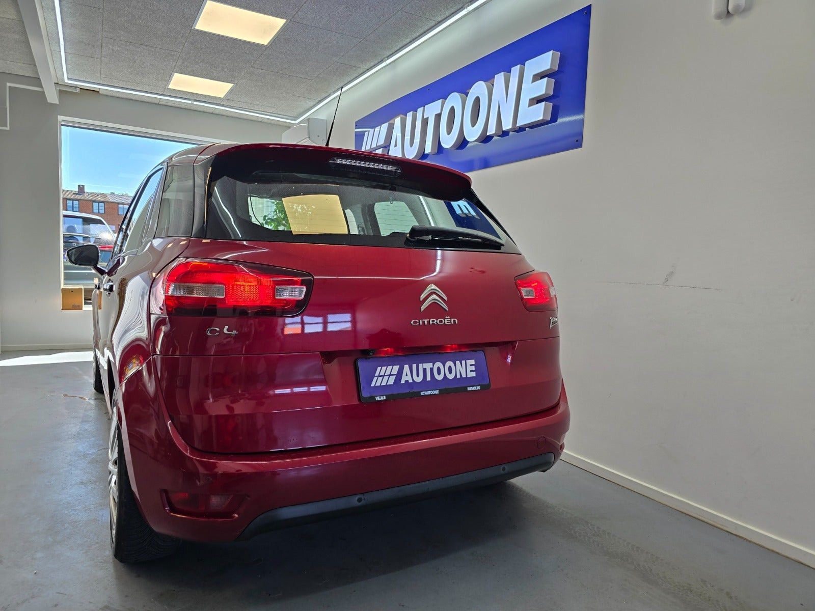 Rød Citroën C4 Picasso fra 2015
