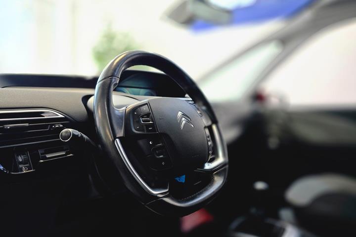 Rød Citroën C4 Picasso fra 2015