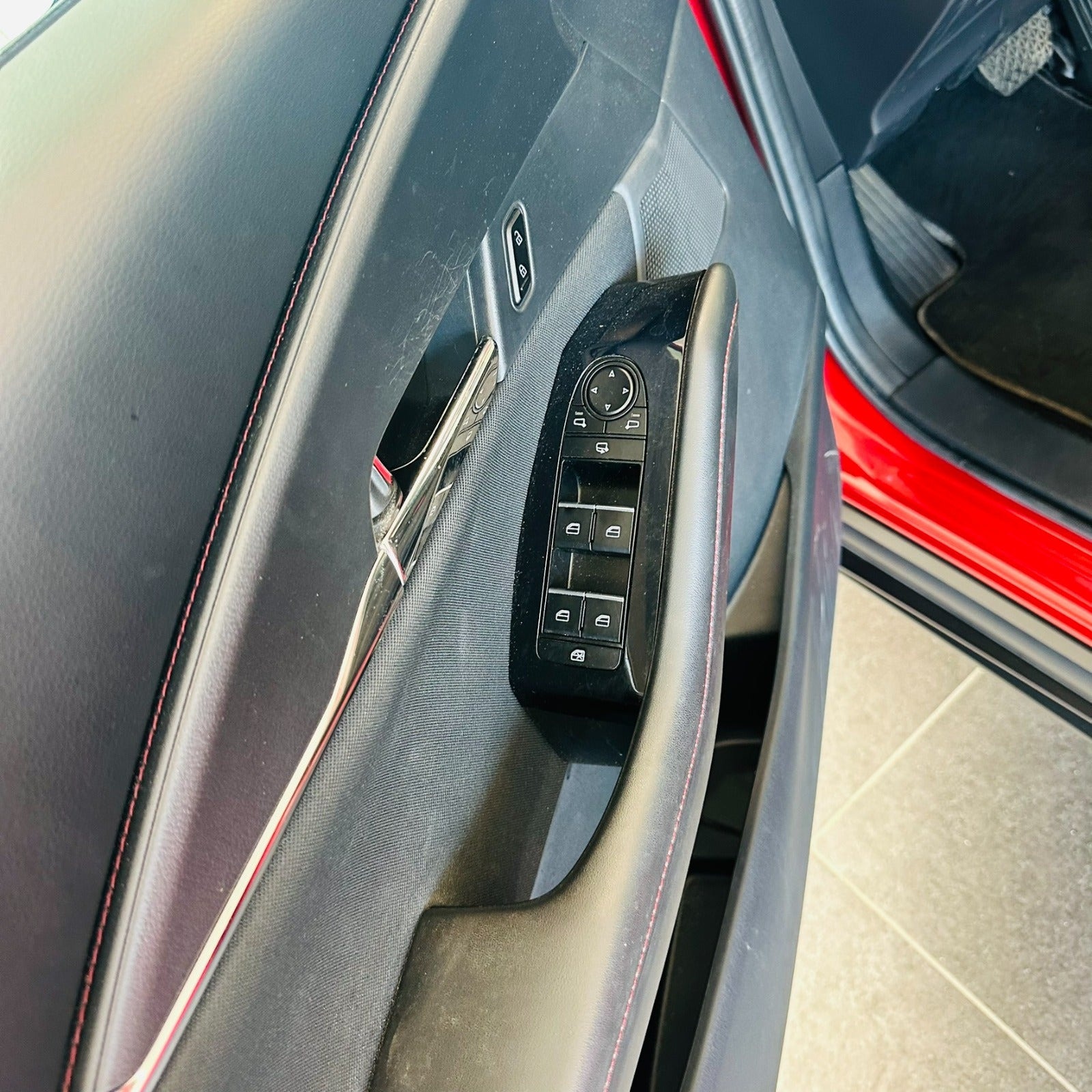 Rød Mazda CX-30 fra 2022