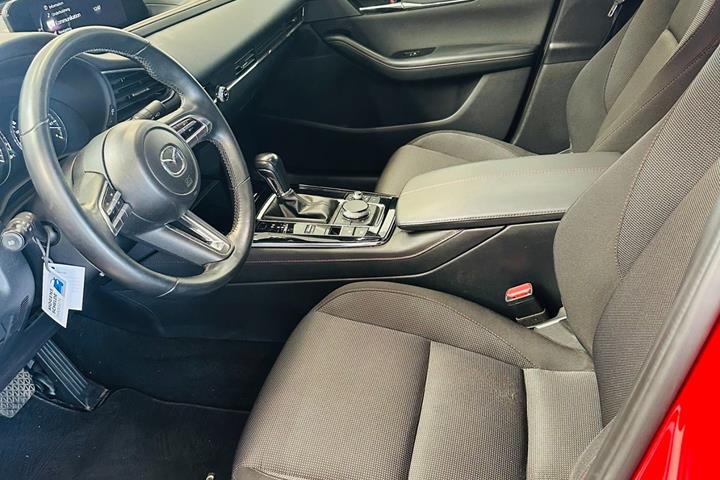Rød Mazda CX-30 fra 2022