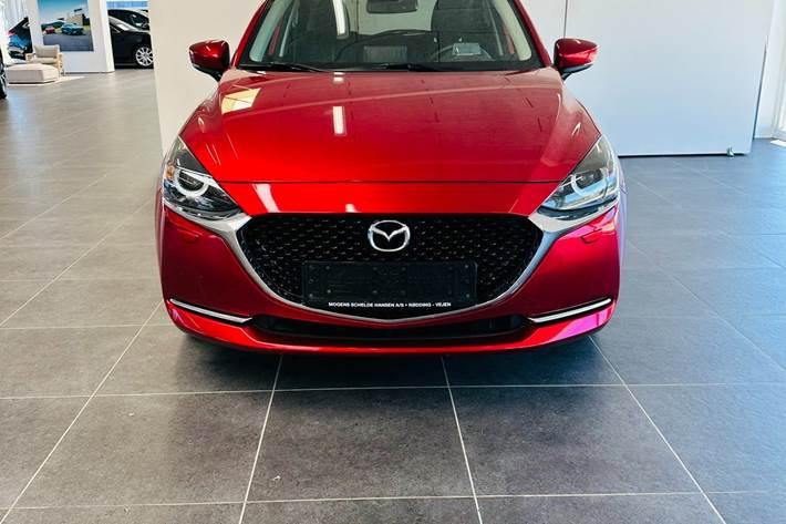 Grå Mazda 2 fra 2021