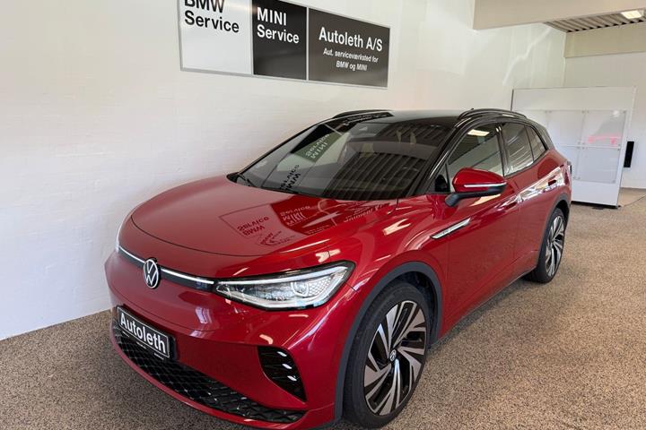 Rød VW ID.4 fra 2022 set udefra