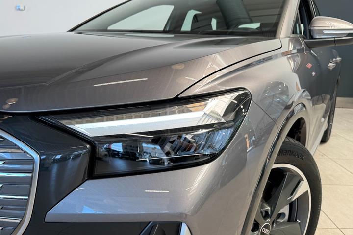Grå Audi Q4 e-tron fra 2026
