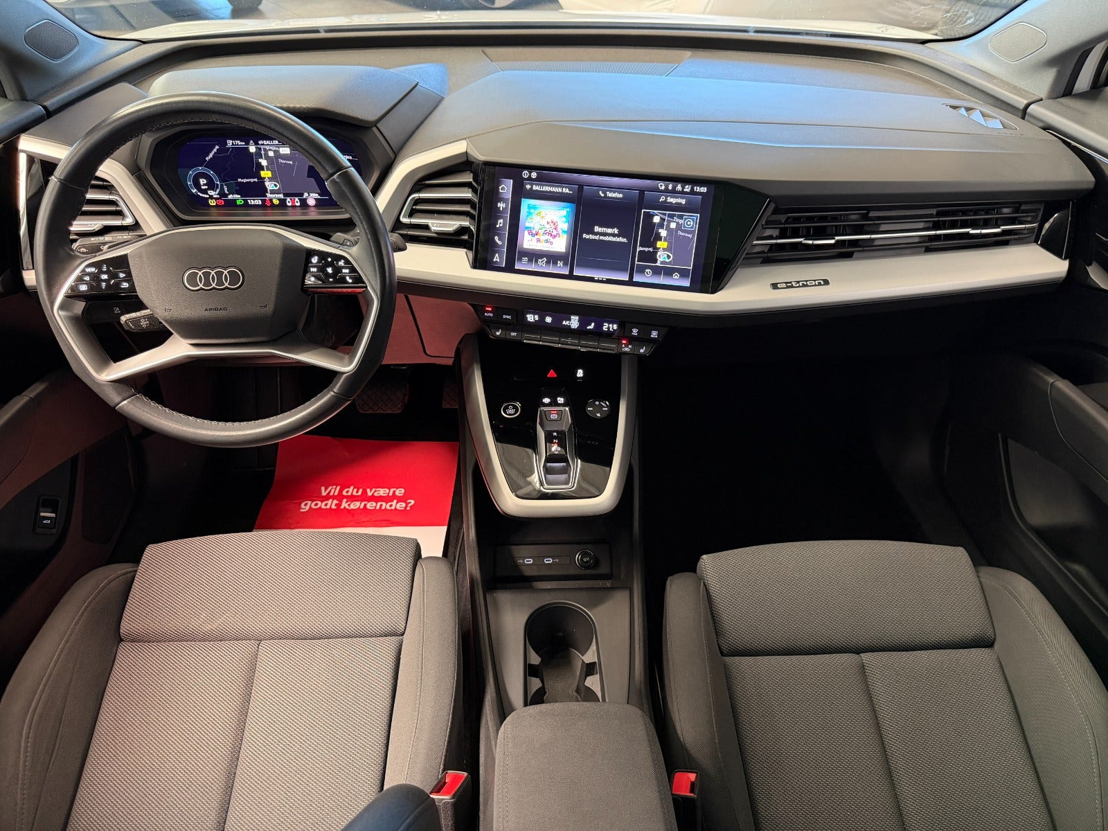 Hvid Audi Q4 e-tron fra 2023