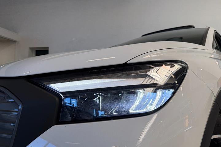Hvid Audi Q4 e-tron fra 2023