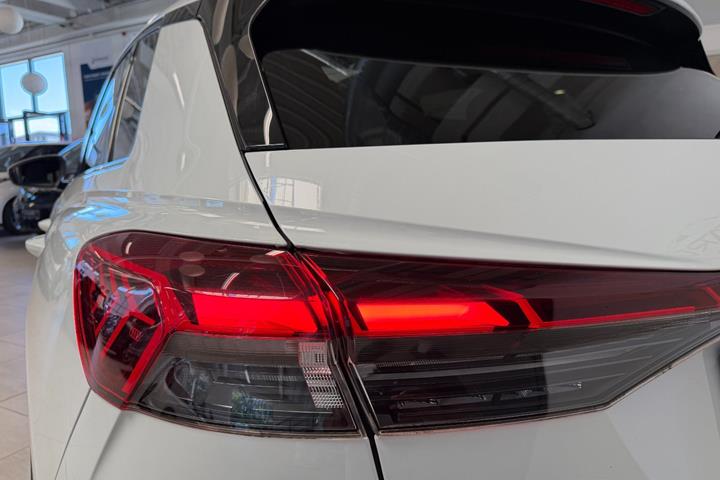 Hvid Audi Q4 e-tron fra 2023