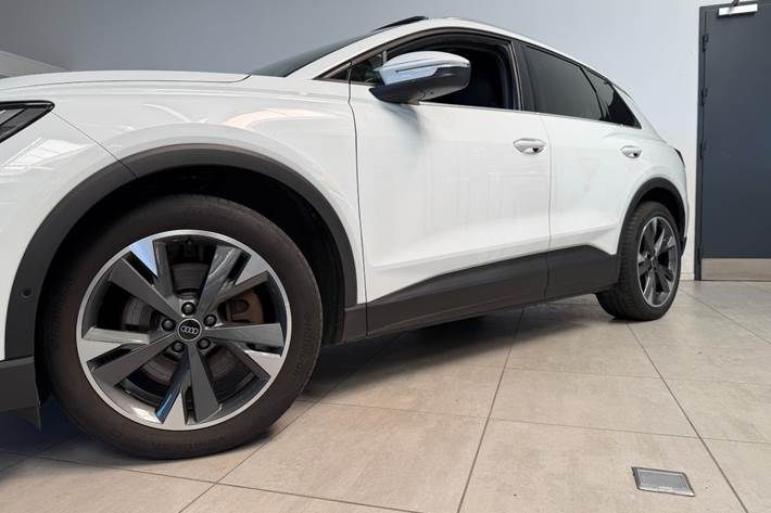 Hvid Audi Q4 e-tron fra 2023