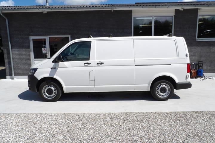 Hvid VW Transporter fra 2019