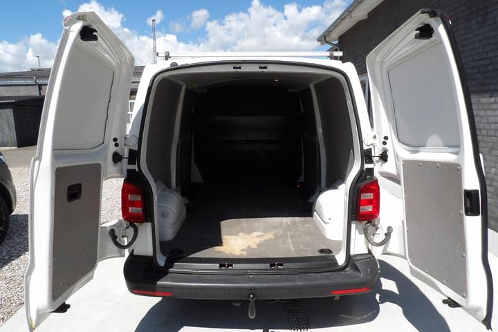 Hvid VW Transporter fra 2019