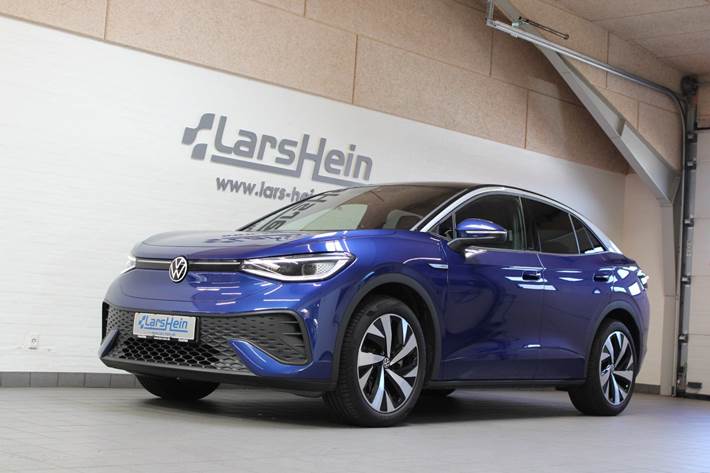 Blå VW ID.5 fra 2024 set udefra