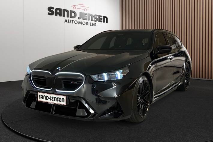 Sort BMW M5 fra 2025