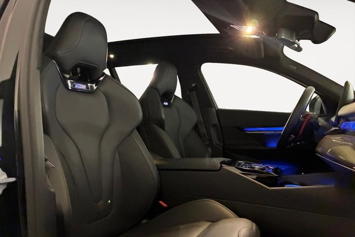 Sort BMW M5 fra 2025