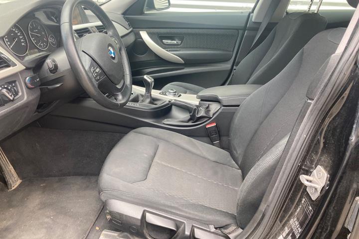 Sort BMW 320d fra 2016