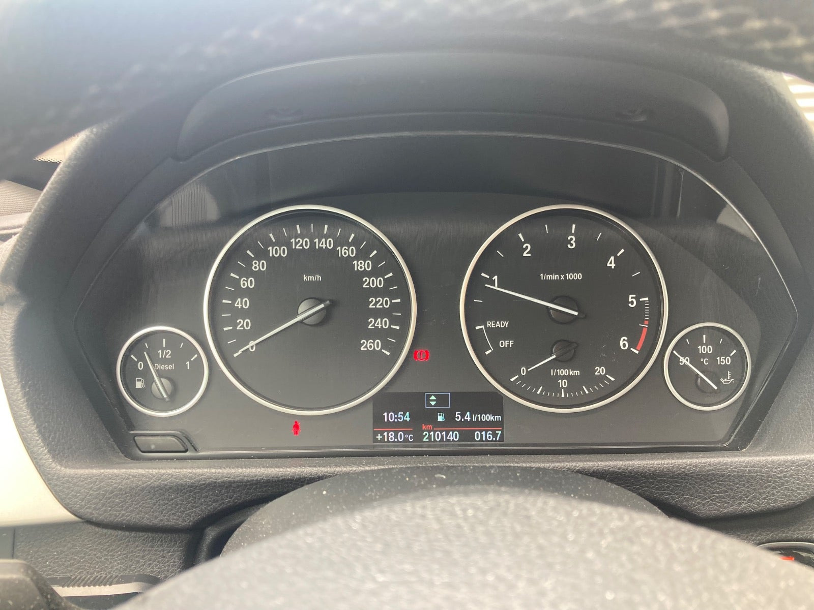 Sort BMW 320d fra 2016