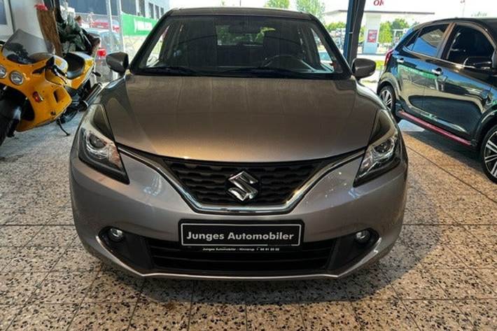 Grå Suzuki Baleno fra 2016
