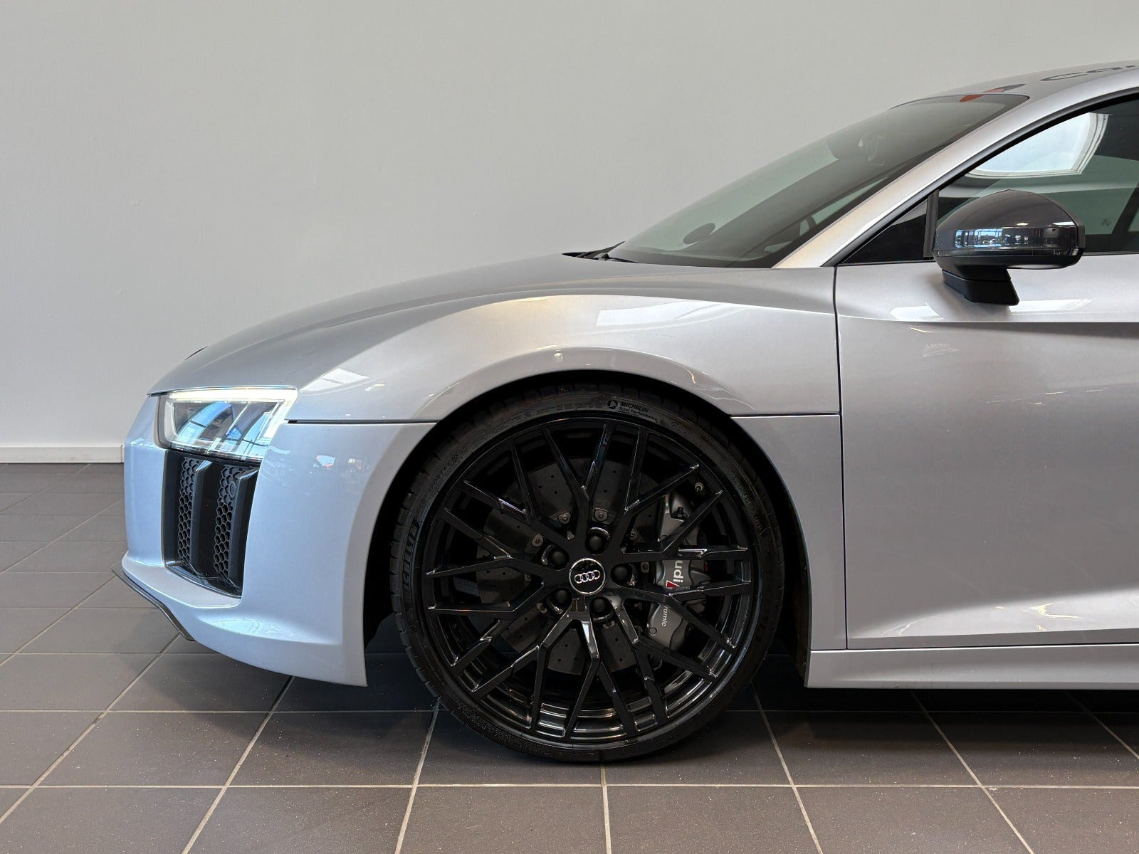 Sølv Audi R8 fra 2017