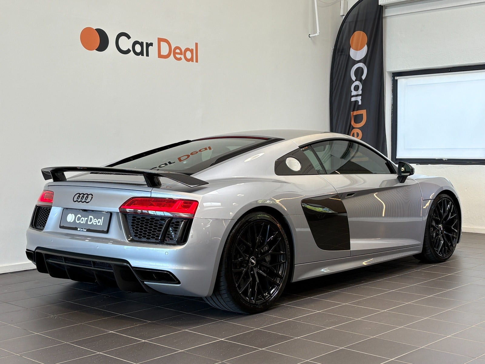 Sølv Audi R8 fra 2017