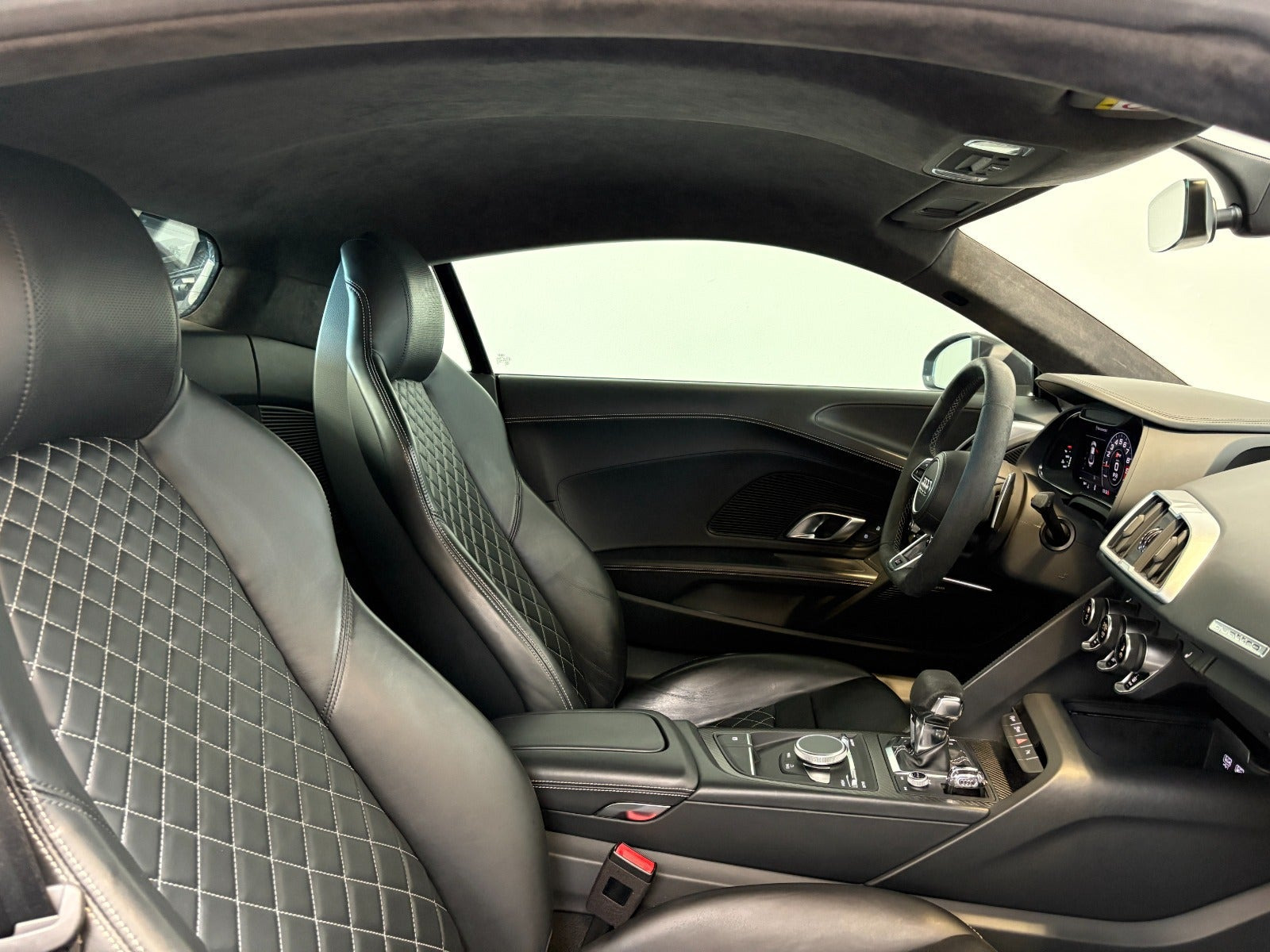Sølv Audi R8 fra 2017