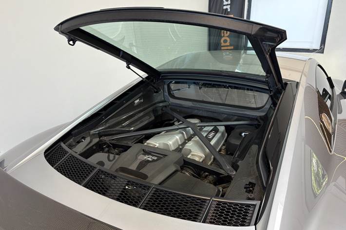 Sølv Audi R8 fra 2017