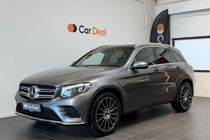 Grå Mercedes GLC300 fra 2018