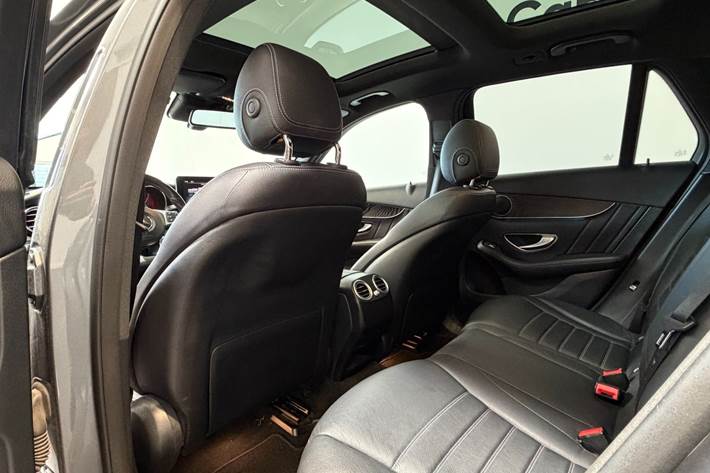 Grå Mercedes GLC300 fra 2018