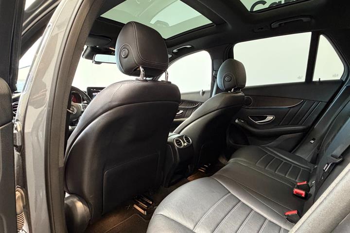 Grå Mercedes GLC300 fra 2018
