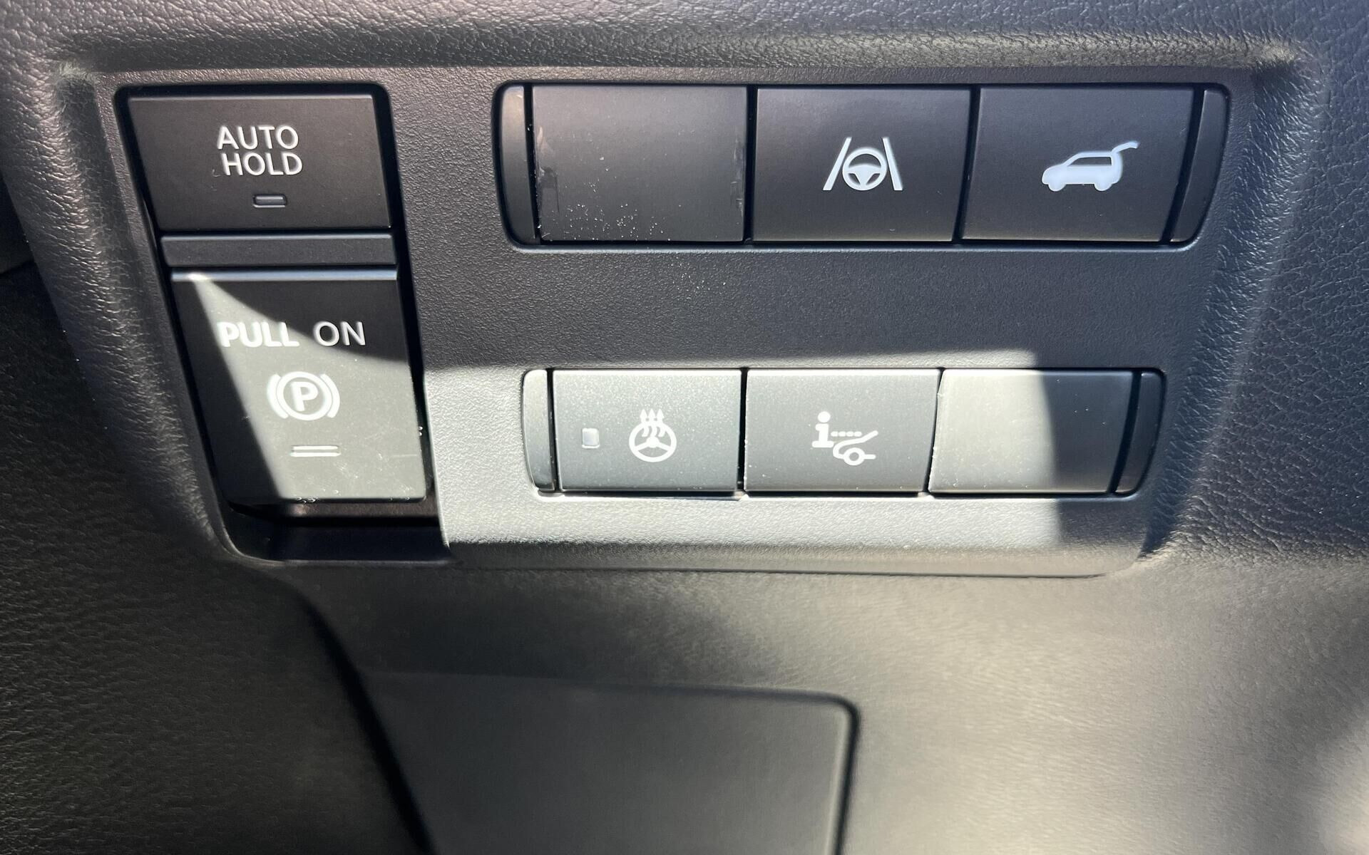 Blå Nissan Leaf fra 2026